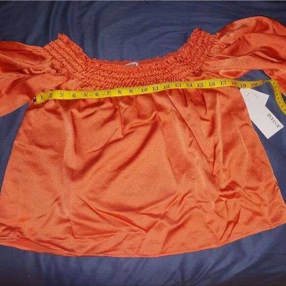 JustFab Printed Off the Shoulder Top - Picture 5 of 7